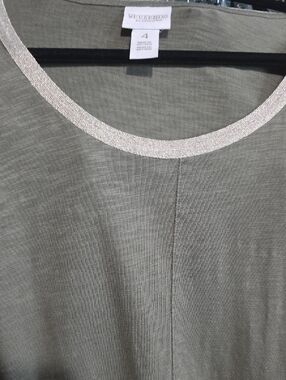 CHICOS WEEKEND OLIVE oGOLD ACCENT TOP